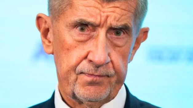 Babišova senátní nula -> Francie v plamenech -> Jakub Jíra v Radě rozhlasu
